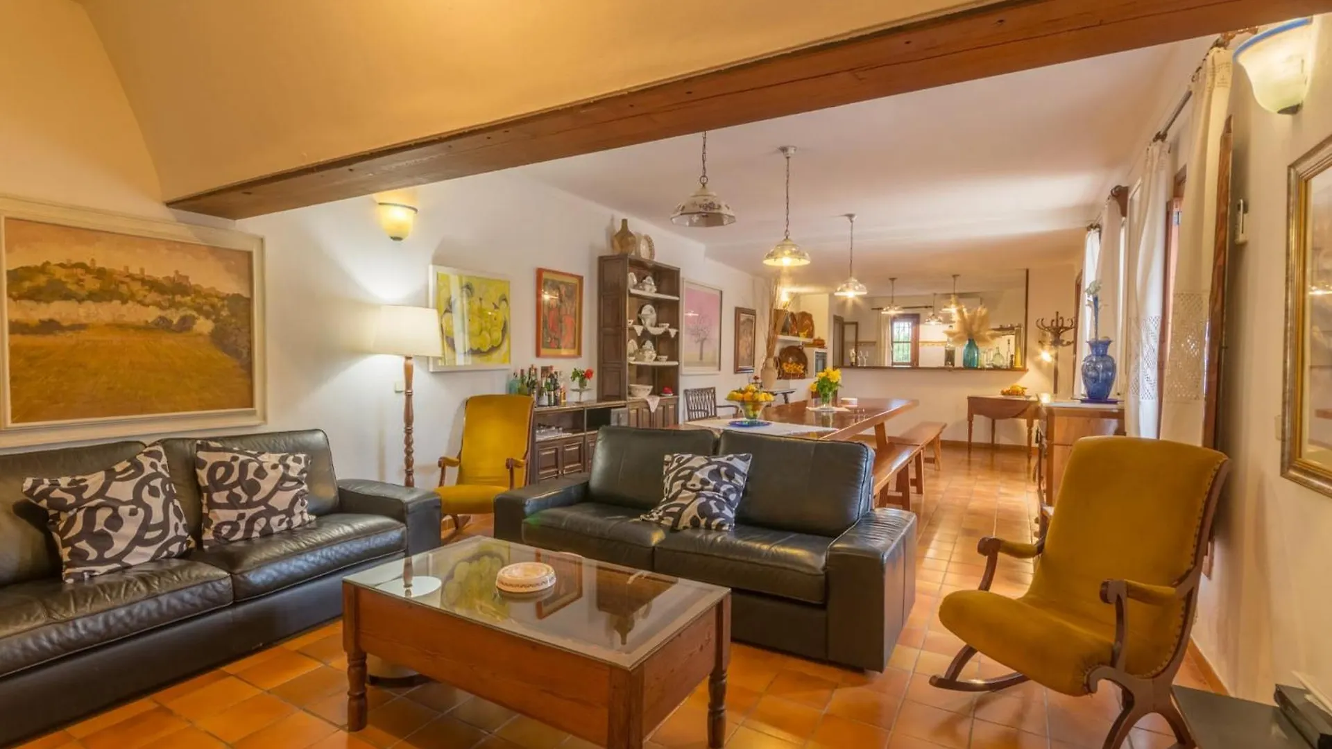 Country House For 9 Guests, Búger